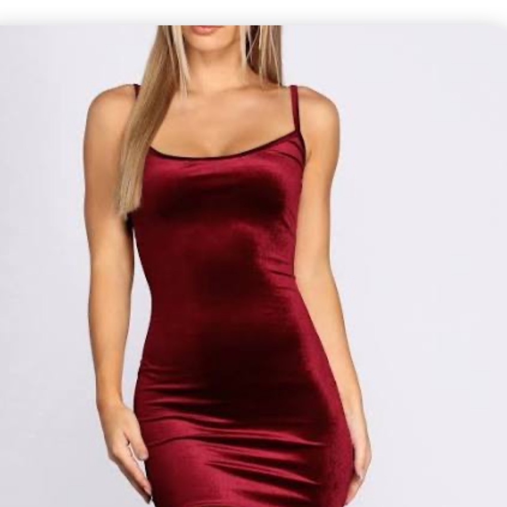 RED VELVET XL DRESS - WINDSOR